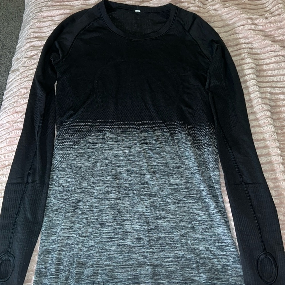 Swiftly Tech Long-Sleeve Shirt 2.0 *Hip Length, Crew black & white Ombré, EUC. - Picture 7 of 13